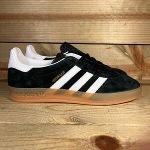 NEW- men’s 7.5 women’s 8.5 Adidas Gazelle Indoor  “black white gum”. Low shoes